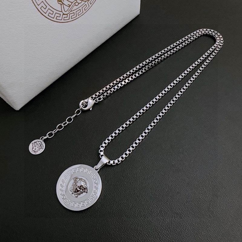 Versace necklace lyx226